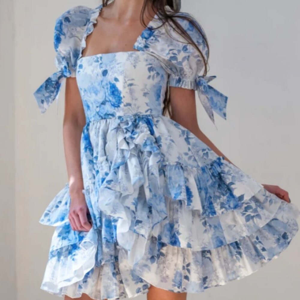 Dreamy style mini dress - Mary Berry doll